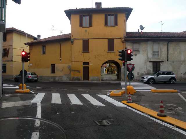 Attivazione impianto semaforico all'intersezione tra le vie Montello, Merano, Cittadella e piazza Cittadella